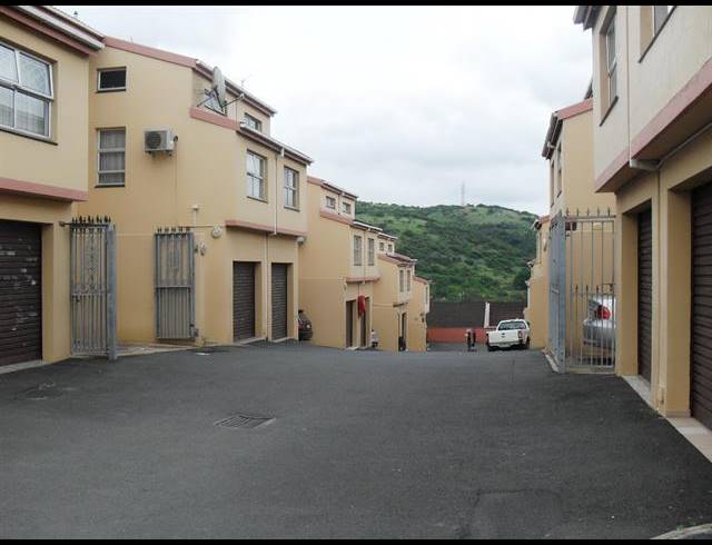 3 BEDROOM SIMPLEX FOR SALE IN RESERVOIR HILLS